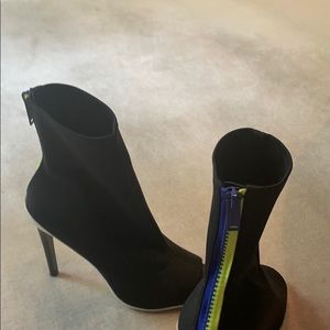 Cute open toe boots green & green strip